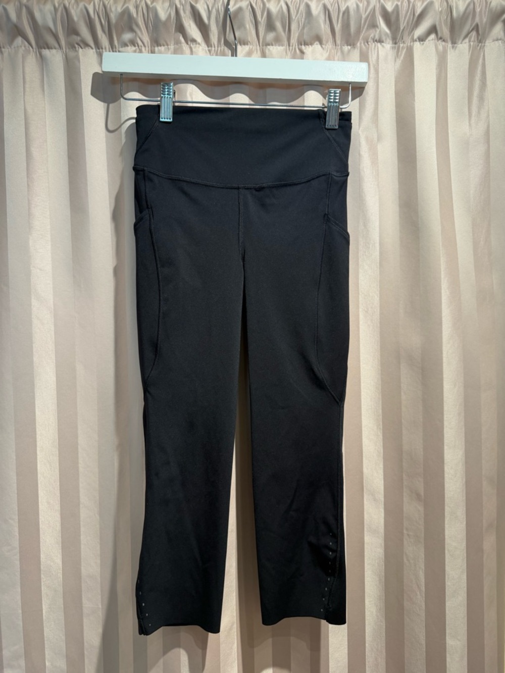 lululemon athletica Black Cropped Leggings with Side Pockets